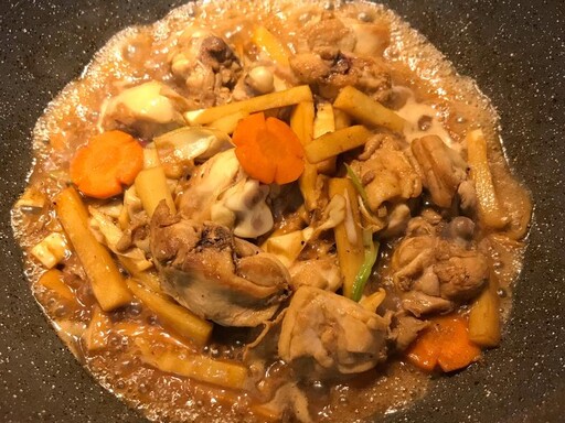 開胃又下飯！醃筍炒雞
