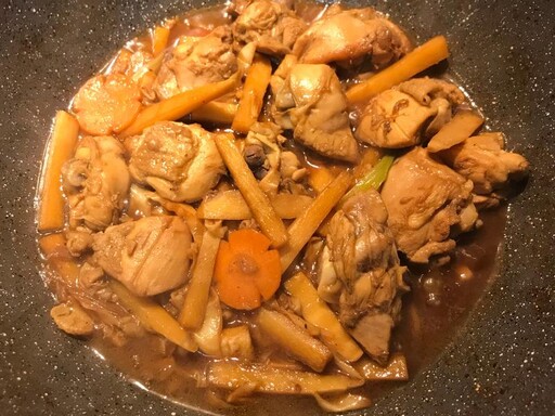 開胃又下飯！醃筍炒雞