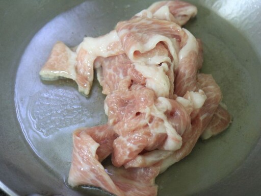 酸酸甜甜好開胃！薑絲鳳梨木耳肉片