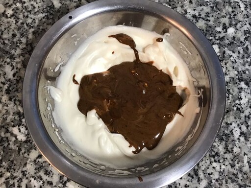 入口即化、蓬鬆可口！榛果巧克力舒芙蕾soufflé