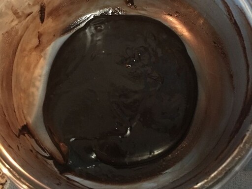 濃郁中帶清爽 馬斯卡澎黑巧克力派
