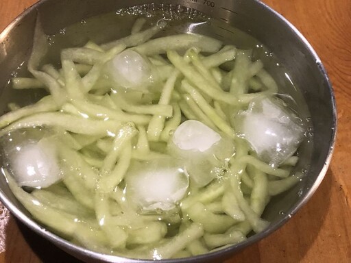 開胃美味又環保！涼拌西瓜綿
