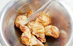 氣炸鍋「檸檬小雞腿」好吃到吮指！！