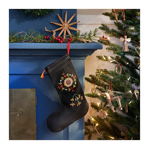 從今年開始佈置吧！IKEA「聖誕新品必買top7」：質感黑圖騰聖誕襪、樹型桌燈儀式感滿點
