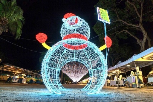 全台唯一8米耶誕大麋鹿！台東首屆「鐵花燈の祭」點亮鐵花村，夢幻光城堡、聖誕樹造型光廊必打卡