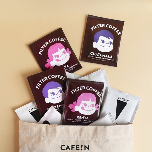 「CAFE!N x 不二家」聯名時髦又可愛!草莓OREO奶昔必喝,復古水果攤花袋、撞色帆布包超百搭
