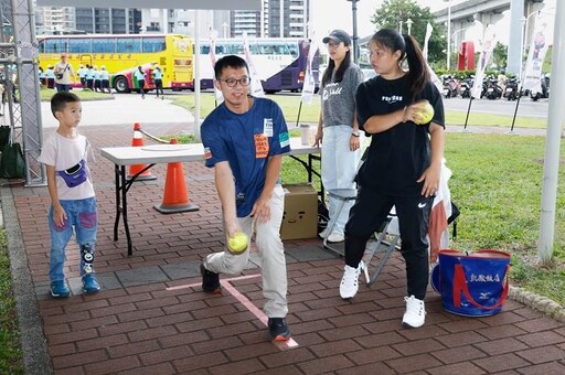 新北凱撒女壘主題日 應援送早餐 壽星及老師加碼