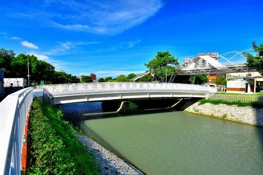 台中軟埤仔溪水環境改善工程竣工 水岸花都