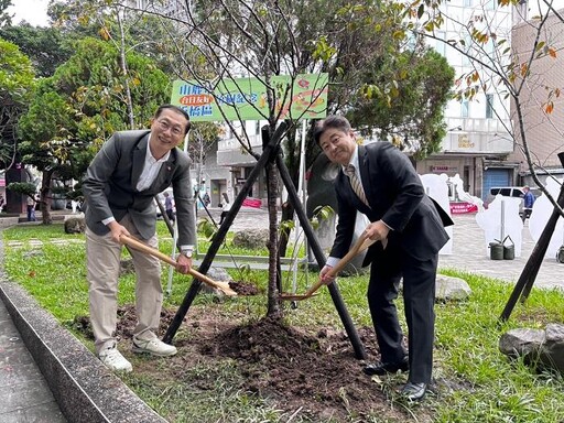 熊本縣山鹿市長訪板橋 帶來10隻超萌熊本熊