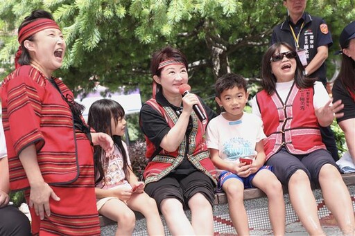 谷關觀光新地標 盧秀燕視察原民市集化身行銷女王