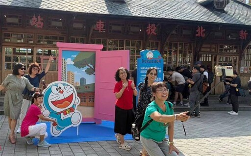 打卡任意門拿限定徽章 跟著哆啦A夢暢遊臺北12區