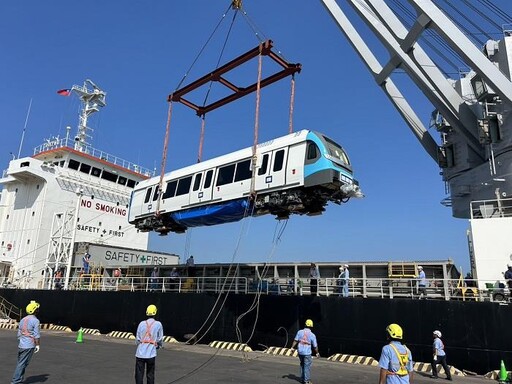 捷運三鶯線29列車全數抵台 進入完工衝刺階段