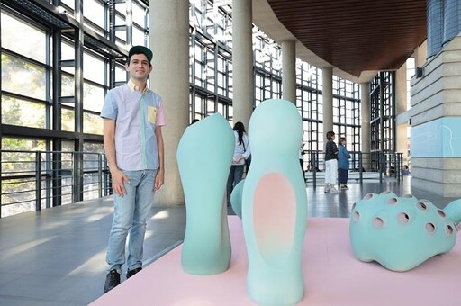 漂浮的貝殼、閃耀的陶瓷 「殼居—烏列爾·卡斯皮個展」陶博館登場