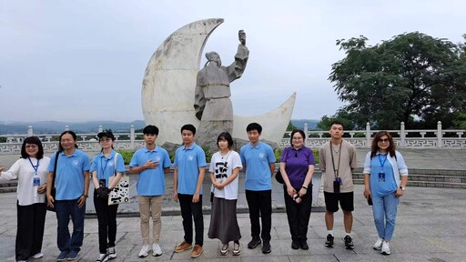四川重慶共組台青參訪團 區桂芝期待學生發掘大禹治水的真相