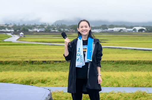 直擊！田馥甄暴雨中兩度險滑倒 開唱前有陰影謝Selina開解