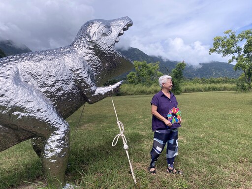 藝術家賴純純打開工作室山海美景 邀觀眾真正沉浸式觀展體驗