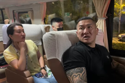 抵上海開啟大陸行 館長: 此行目的就是戳破民進黨謊言