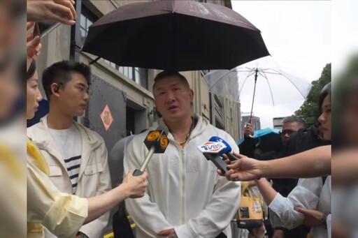 館長訪四行倉庫 大批民進黨仇恨教育