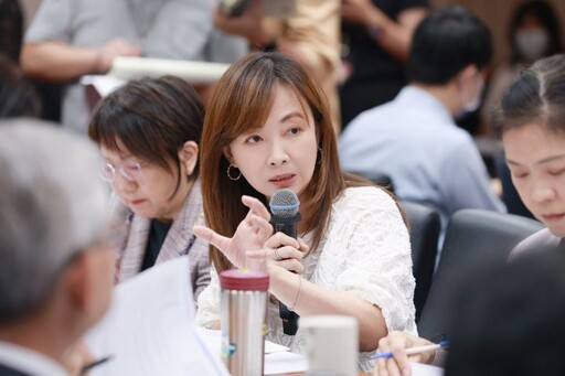 大獵巫時代來臨!港澳小姊姊「拍自強隧道」遭青鳥公審 網批:郭昱晴教出來的