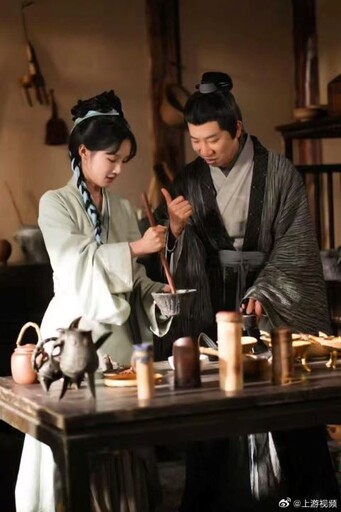 專業演出！復旦附屬醫院腦外科醫生演短劇《回到三國當名醫》