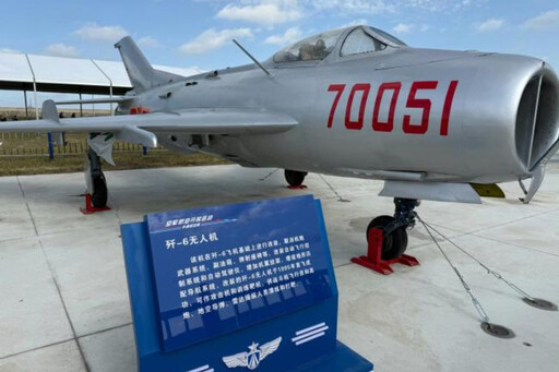 殲-6無人機首亮相航展 「自殺式蜂群」將減少攻台成本
