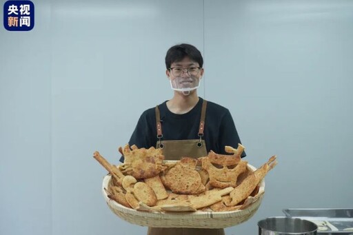 鄭州碩士賣創意燒餅 軍火到文物造型圈粉無數