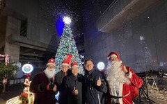 東海大學下雪了！最美聖誕繽紛輕雪季登場 熱鬧市集打造白色聖誕夜!