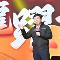 鴻海50週年2.8萬人參加 最大獎100萬 劉揚偉感謝創辦人郭台銘
