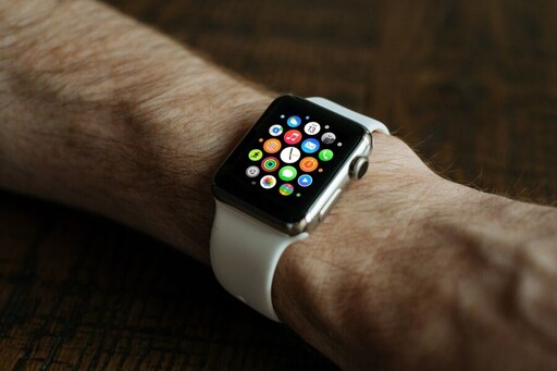 Apple Watch能拿來幹啥？果粉曝「4功能」超實用 關鍵時刻還能保命
