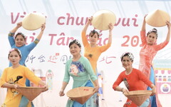台越同樂在新北 越南華語流行音樂歌手杜豔嬌莉演唱叮叮噹噹