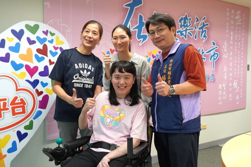 新北單車網路扶輪社偕亞式公司捐電動輪椅 助生命鬥士林佩璇