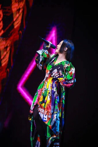 徐佳瑩武漢演唱會嗨唱〈會呼吸的痛〉 遭諷正港地獄