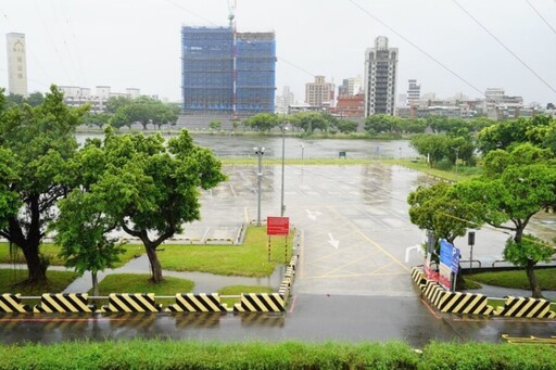 凱米襲台放颱風假「全台同心的時刻」 日網紅：台政府真可憐