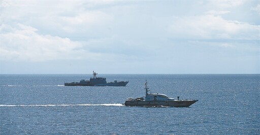 中共軍艦包圍第一島鏈！「全面封控」阻止外軍 國防部證實：數量非常驚人