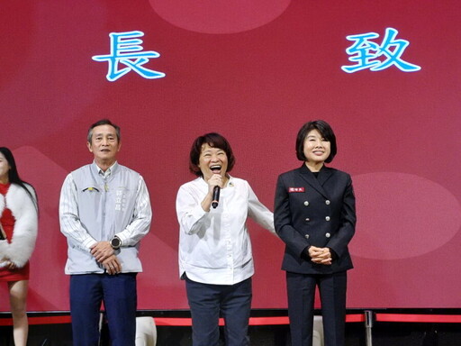 嘉義市義勇消防總隊113年聯誼晚會 總隊長陳姿妏表揚績優人員