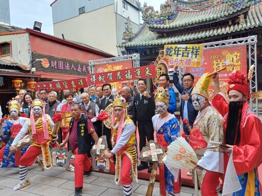 嘉義城隍廟「祥蛇賀歲」招財錢母吊飾 初三、初四與民眾結緣