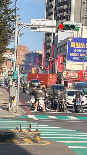 空姐騎UBike遭聯結車「捲入輾斃」！長榮航空回應了