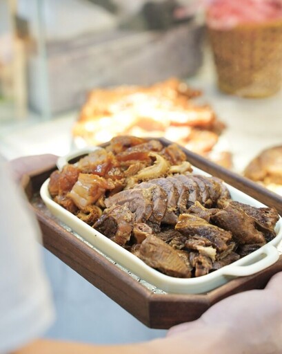 人氣牛滷品牌開出新據點 每日限量美味飄香松山老市場引排隊潮