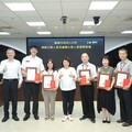 嘉市表揚模範及績優公務人員 黃敏惠期許跨域整合推動城市再造