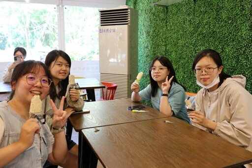 嘉大推出全臺首款大學聯名雪糕家樂福正式上市