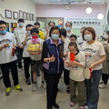 端午節前夕 社會局長李美珍代表侯友宜走訪五家社福機構送暖