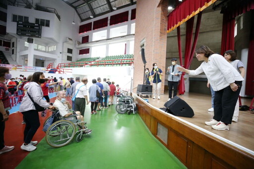 新冠疫情升溫！ 嘉市衛生局開設大型疫苗接種站