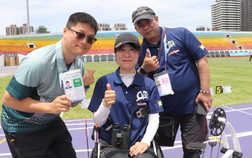 雨中引導一抹溫柔 日本帕拉選手感謝台灣志工送徽章邀約