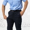 不想再穿著濕褲上班？試試衣哥工作服T400彈性透氣工作褲