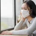 20歲女喉嚨痛掛號！脫口罩驚見滿口潰瘍 醫嚇出冷汗
