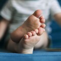 鞋內暗藏真兇！腳趾突發黑像「燒焦」就醫結果出爐了