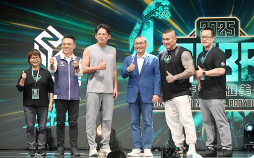 與黃國昌同框！侯友宜出席健美公開賽 勉勵選手挑戰極限
