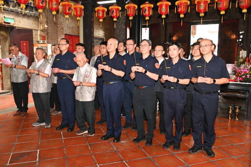 嘉市警局攜手城隍廟推出「神明看透識詐騙 」 防詐行動特展