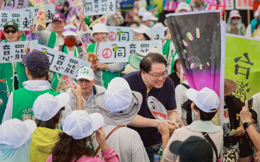 出席花蓮「護國大遶境」活動 林右昌：726站出來罷傅崐萁