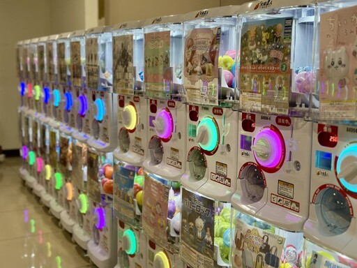 「火柴星人 Base FF」超燃開張！一站帶你體驗賽車模擬器、玩具、扭蛋